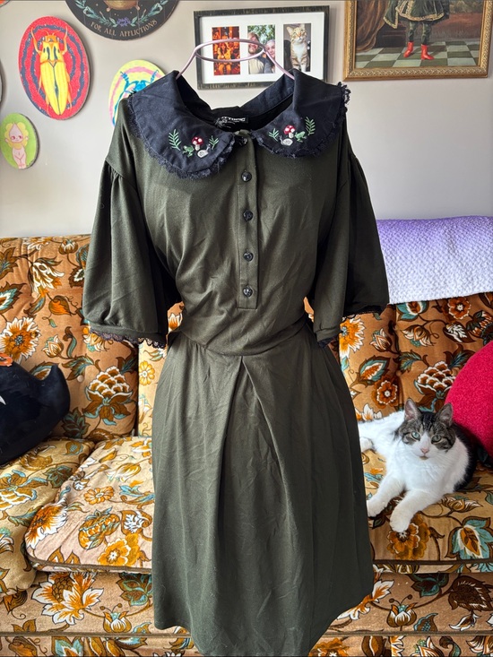 Hot Topic Dresses & Skirts - Hot Topic Olive Green Midi Dress with Black Embroidered Collar